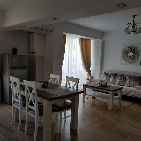 Apartament 2 Camere Ultracentral Râmnicu Vâlcea Exteriör bild