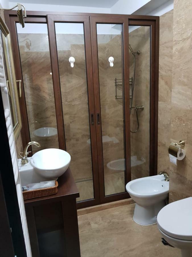 Apartament 2 Camere Ultracentral Râmnicu Vâlcea Exteriör bild