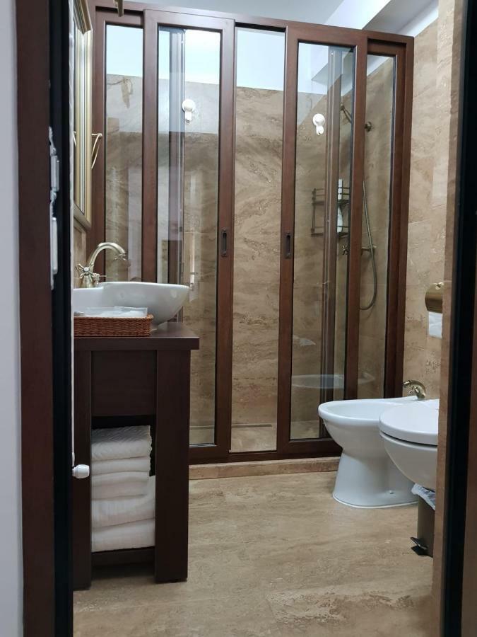 Apartament 2 Camere Ultracentral Râmnicu Vâlcea Exteriör bild